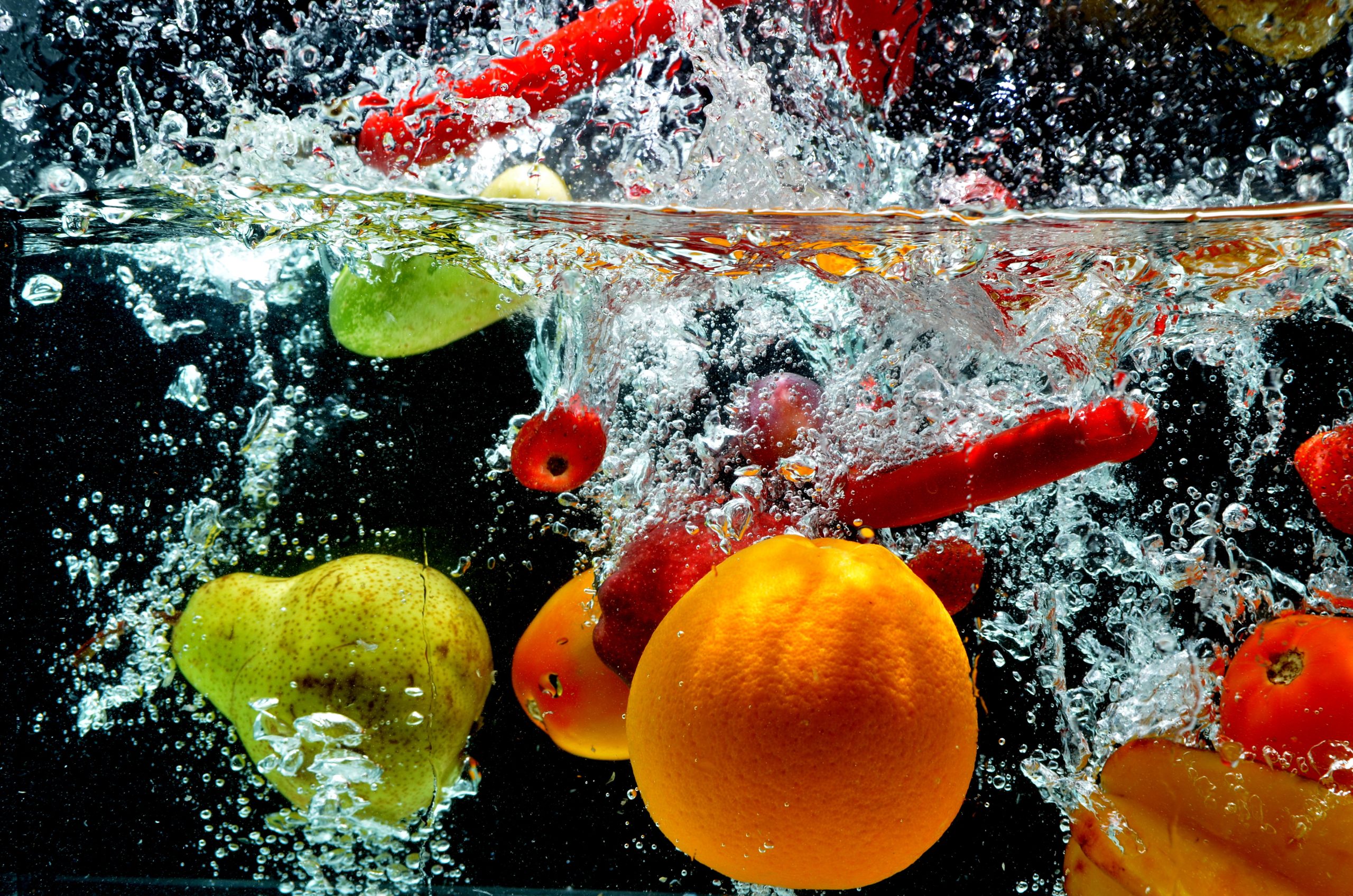 Fruit,Splash,On,Water.,Fresh,And,Healthy,Fruit,Picture,Taken